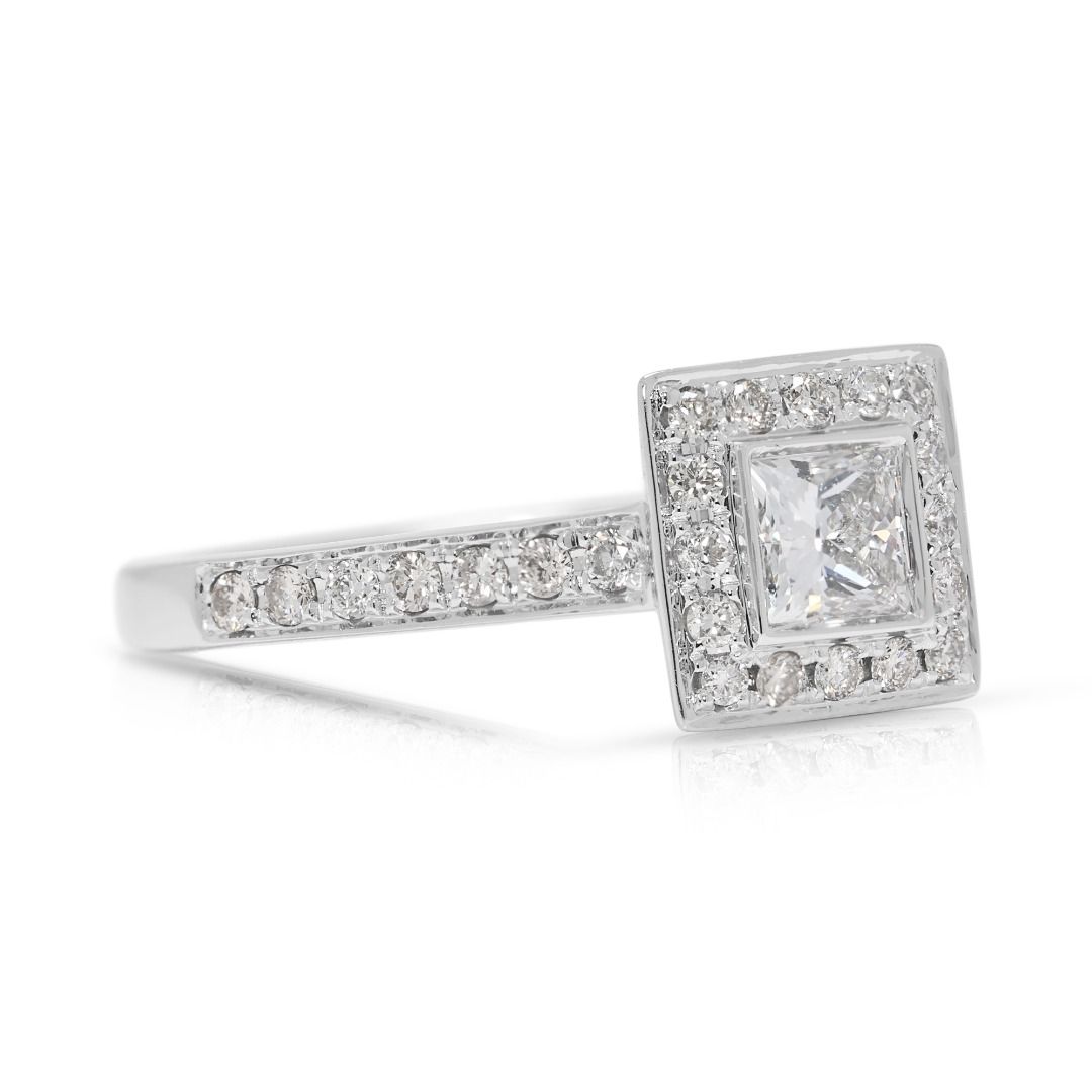New-Unworn 0.76ct Princess & Round Diamond Ring in 18K White Gold