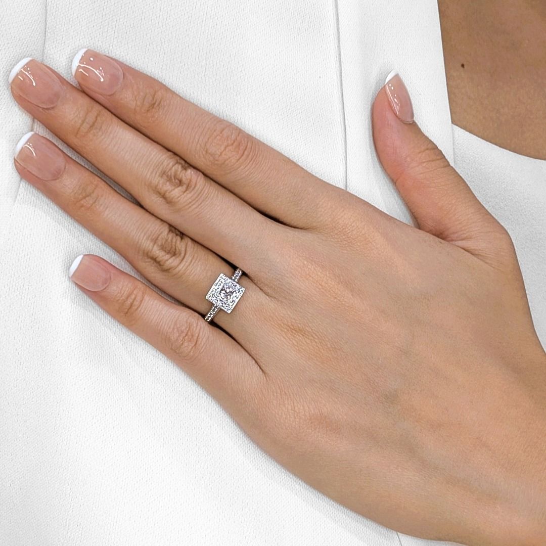 New-Unworn 0.76ct Princess & Round Diamond Ring in 18K White Gold