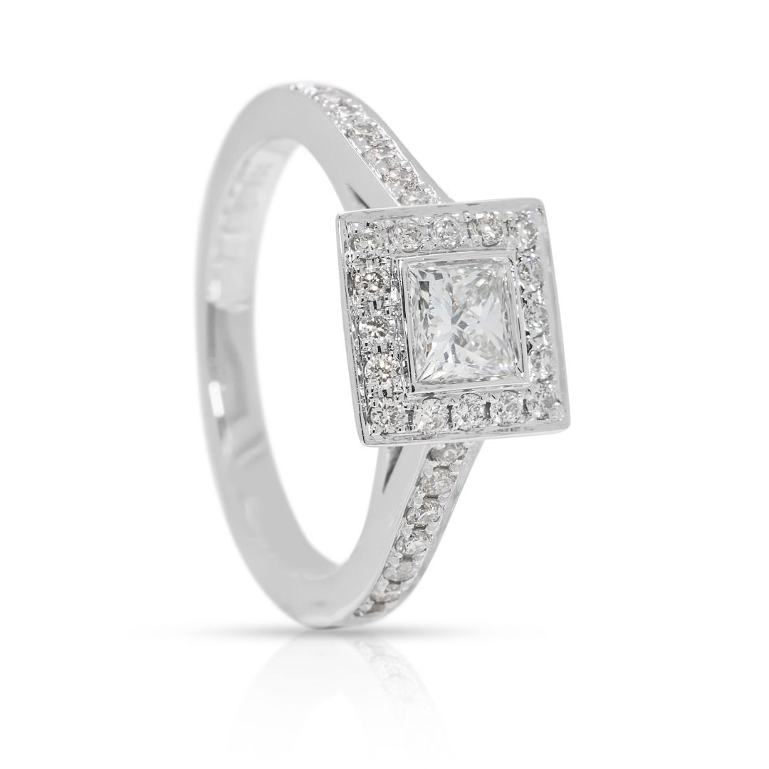 New-Unworn 0.76ct Princess & Round Diamond Ring in 18K White Gold