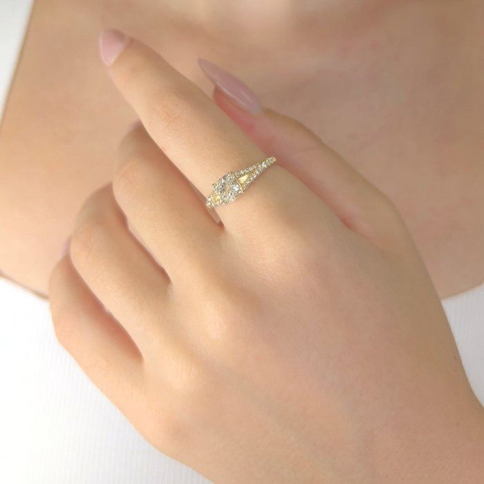 Radiant 1.26ct Diamonds Pave Ring in 18k Yellow Gold - IGI Certified