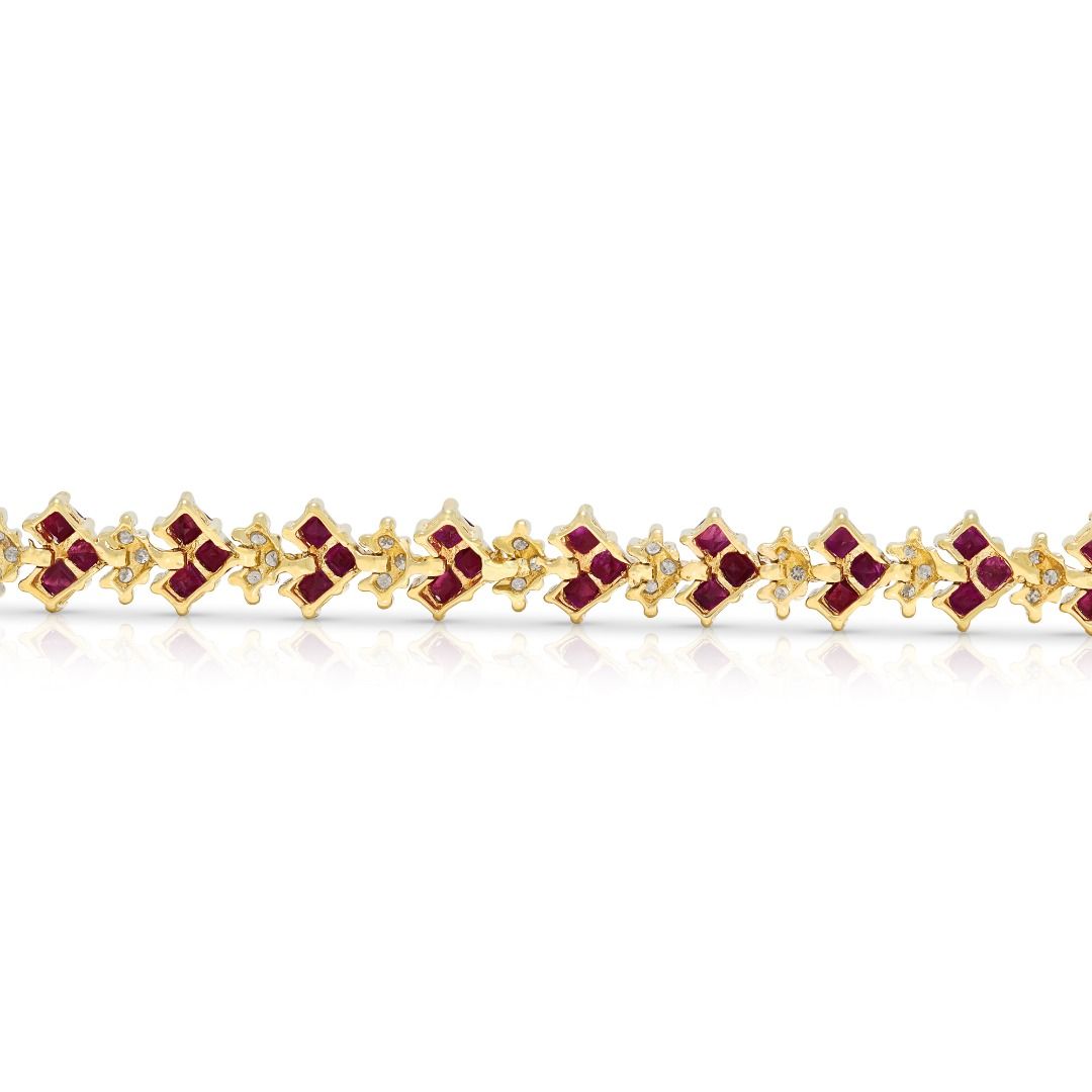 Armband aus 9 Karat Gelbgold mit strahlenden 1,73 Karat Rubinen und 0,69 Karat natürlichen Diamanten