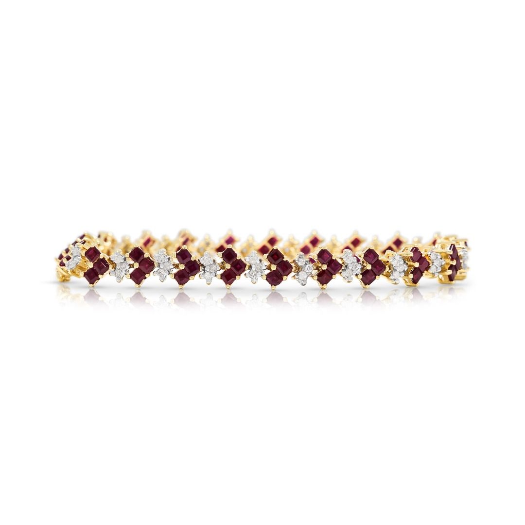 Armband aus 9 Karat Gelbgold mit strahlenden 1,73 Karat Rubinen und 0,69 Karat natürlichen Diamanten