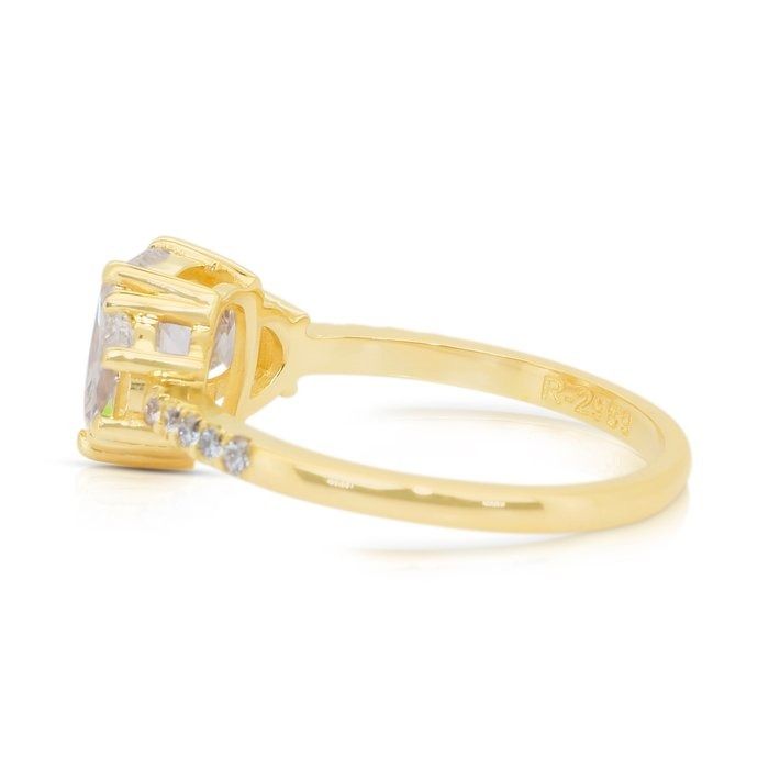 Radiant 2.15ct Diamonds 3-Stone Ring in 18k Yellow Gold - IGI Certified