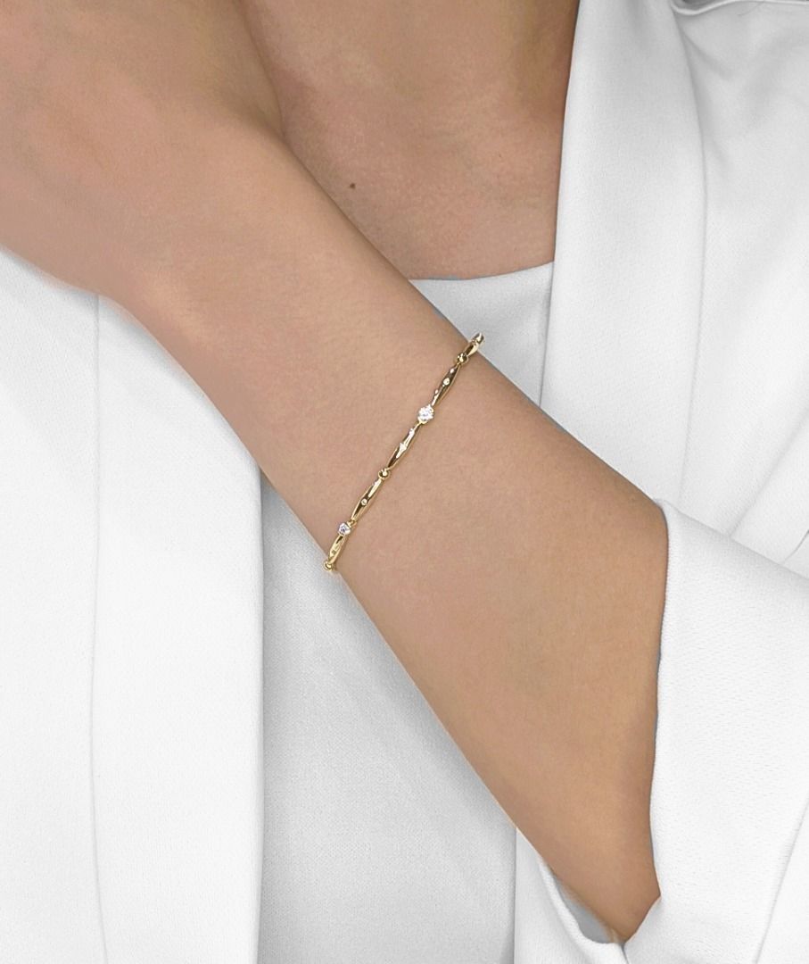 Refined 0.037ct 18K Yellow Gold Natural Diamond Bracelet
