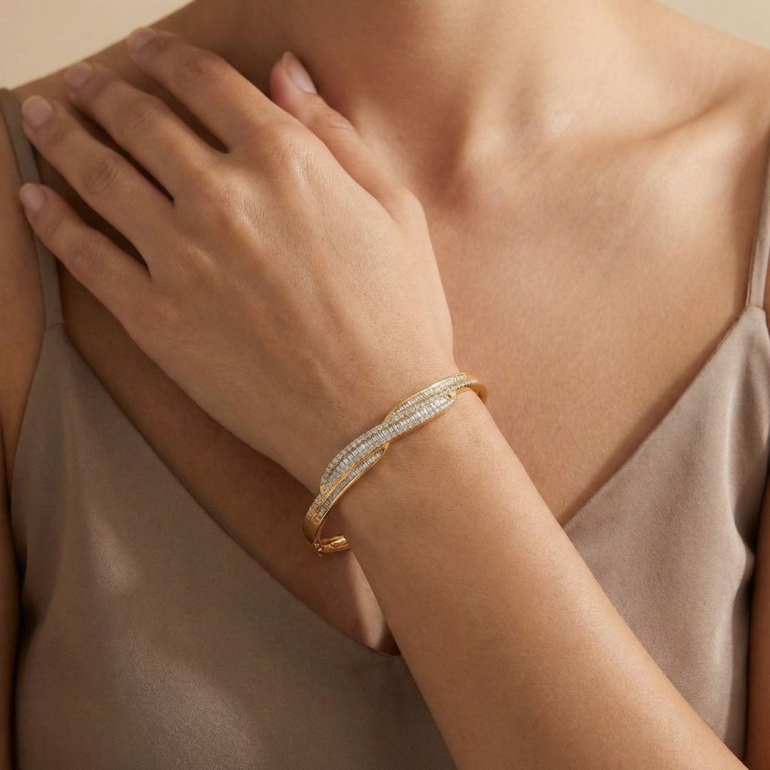 Refined 0.97ct Natural Diamond Cluster Bracelet in 9K Yellow Gold (New and Unworn)