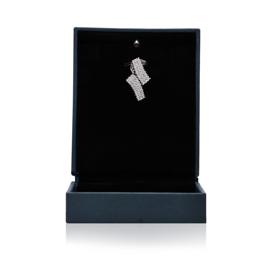 Remarkable 0.81ct Natural Diamonds Pendant in 18K White Gold