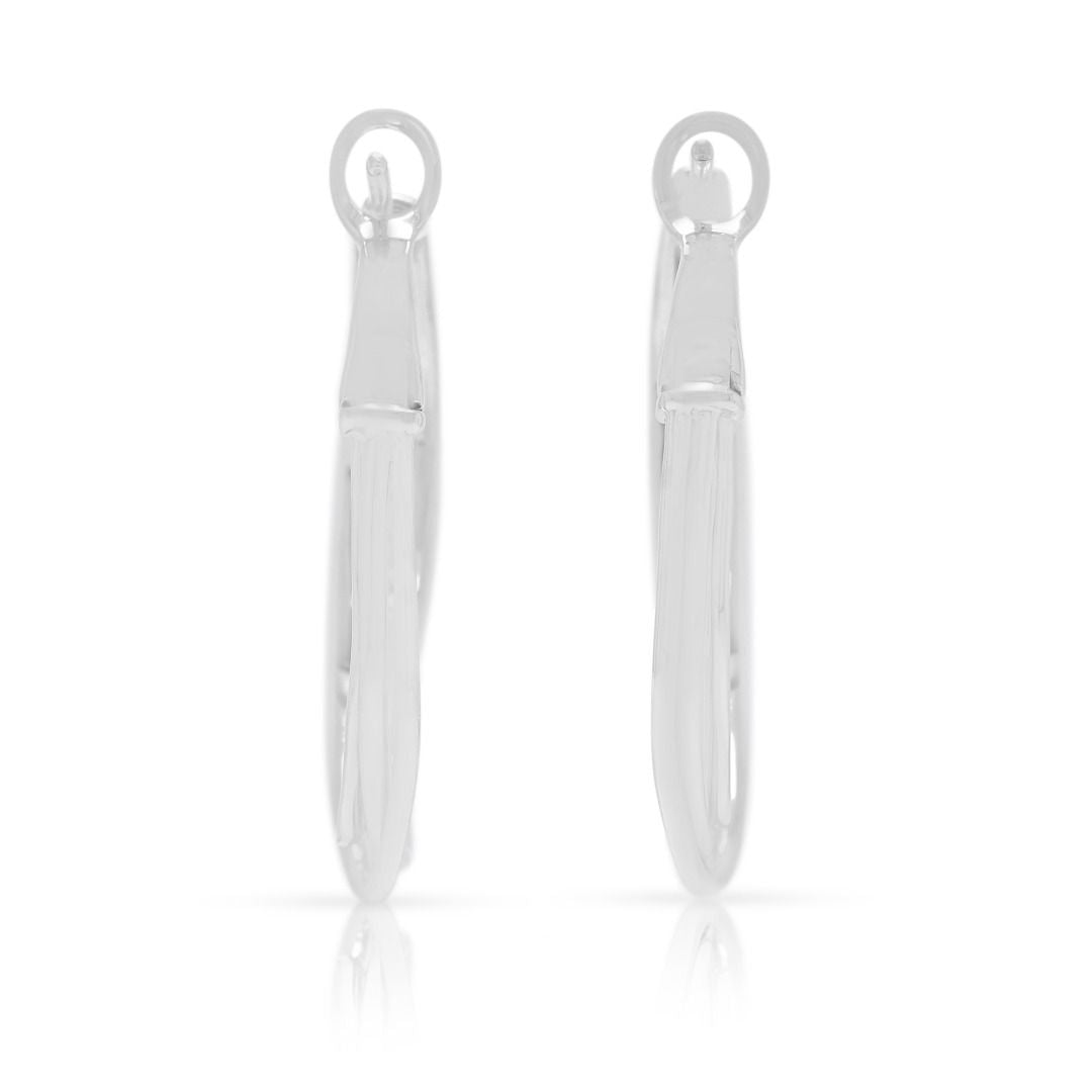 Elegante Destinee Creolen mit 0,48 ct Naturdiamanten in 18K Weißgold (Neu)