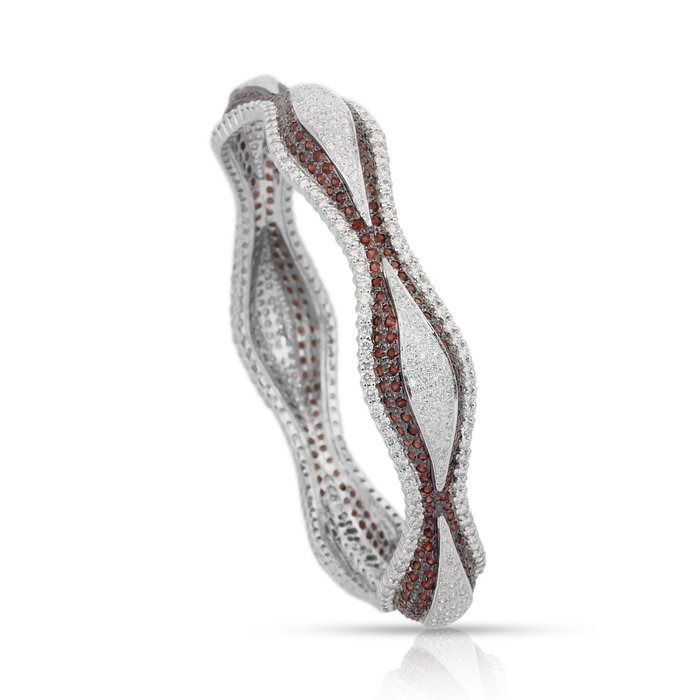 Sophisticated 16.25ct Spessartites and Diamonds Bangle in 18k White Gold - IGI Certified