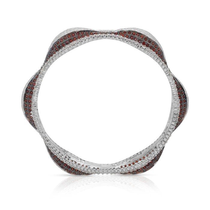 Sophisticated 16.25ct Spessartites and Diamonds Bangle in 18k White Gold - IGI Certified