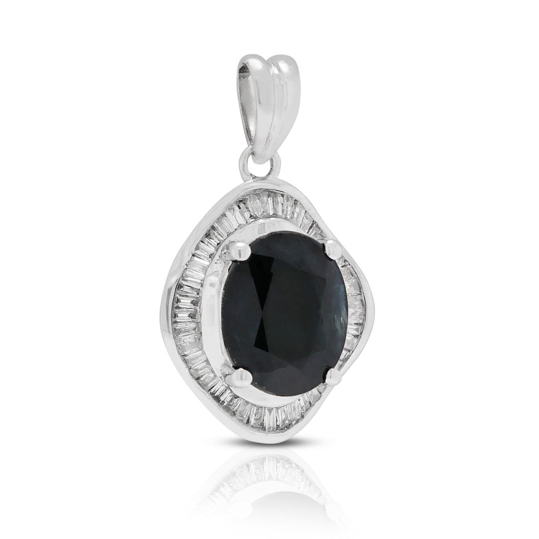 Exquisiter 2.27ct Saphir- & Diamant-Halo-Anhänger in 18K Weißgold (Neu)