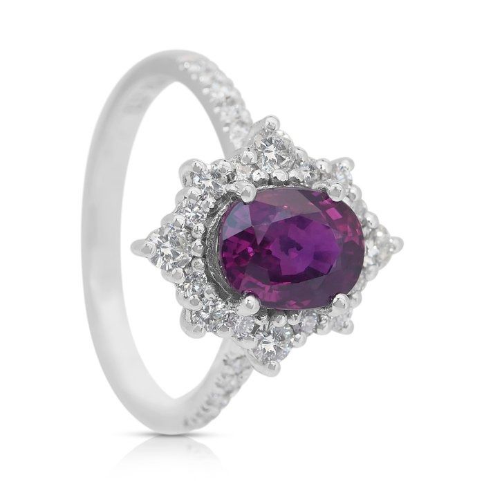 Sophisticated 2.58ct Sapphire and Diamonds Cluster Ring in 18k White Gold - GIA Certified