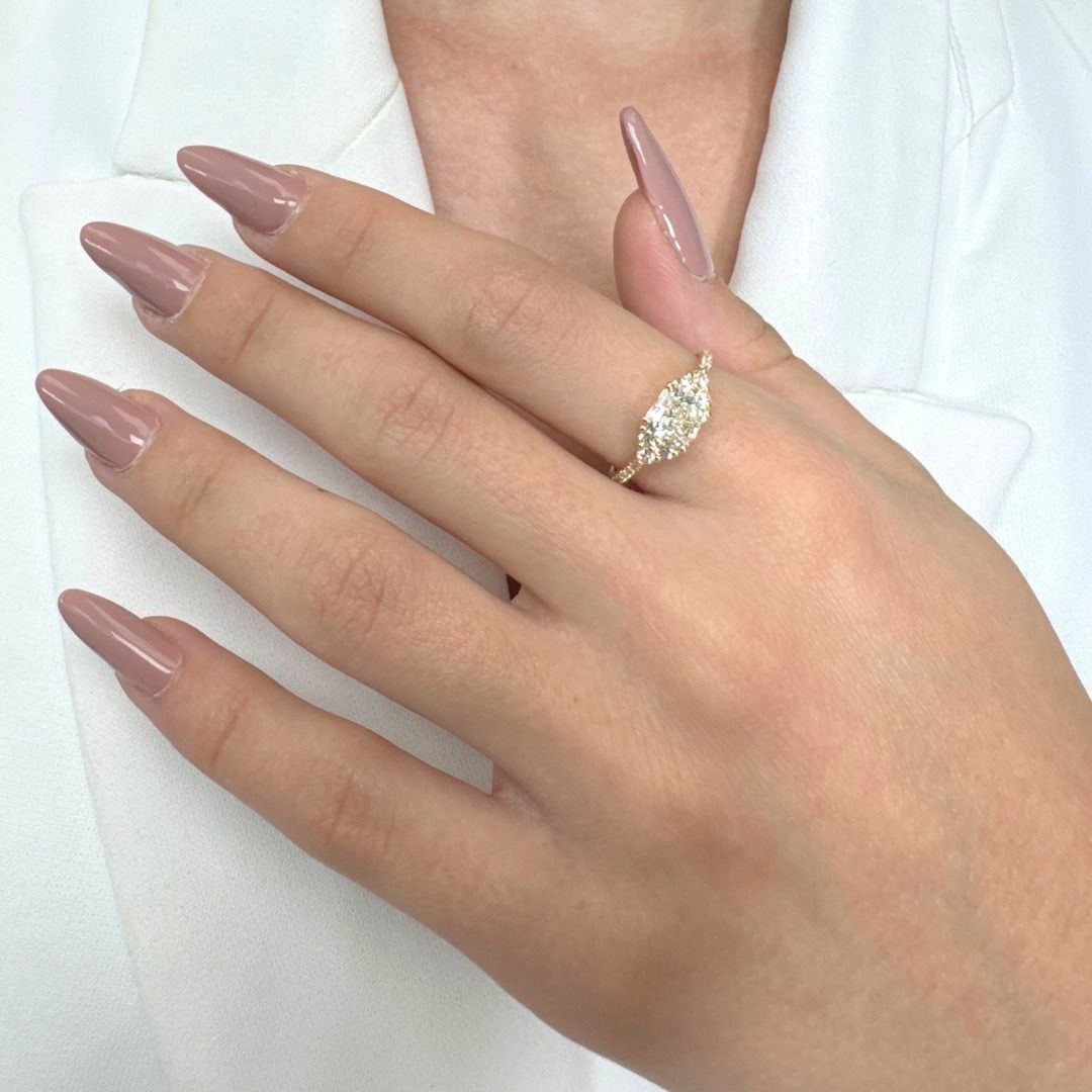 Sparkling 1.36ct Diamonds Cluster Ring in 18k Yellow Gold - IGI Certified