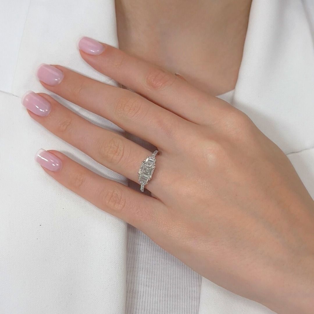 Sparkling 1.97ct Diamonds 3-Stone Ring in 18k White Gold - IGI Certified