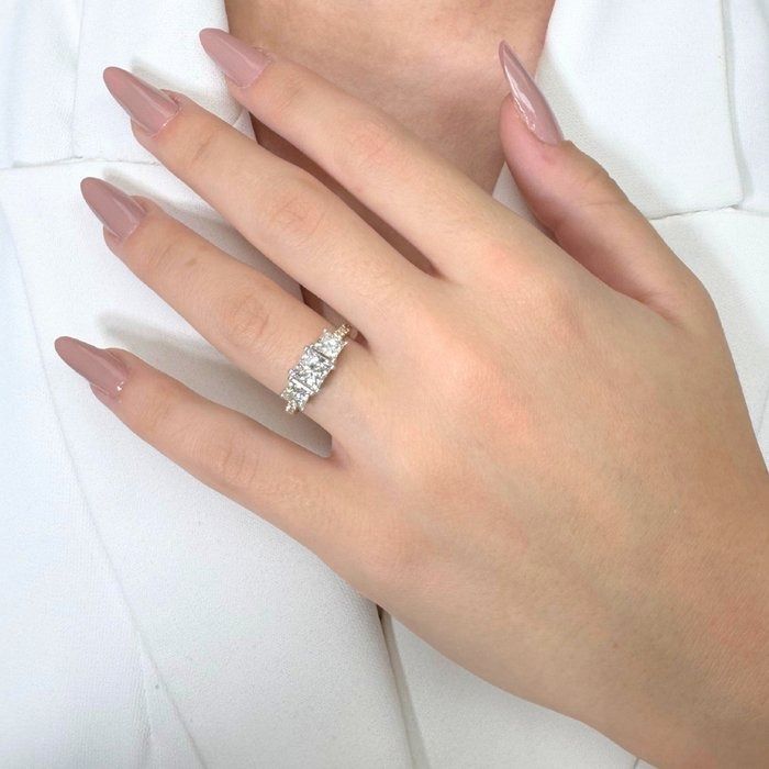 Sparkling 2.16ct Diamonds 3-Stone Ring in 18k White & Yellow Gold - IGI Certified