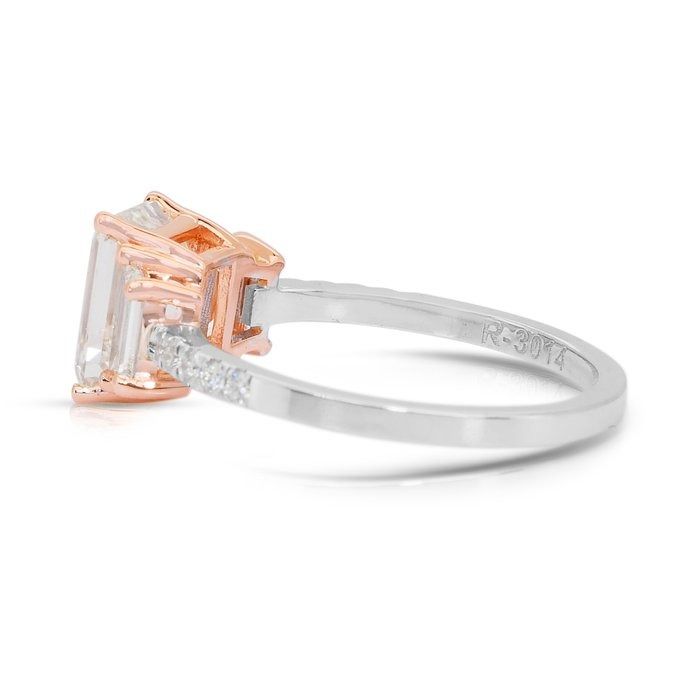 Sparkling 2.62ct Diamonds 3-Stone Ring in 18k White & Rose Gold - IGI Certified