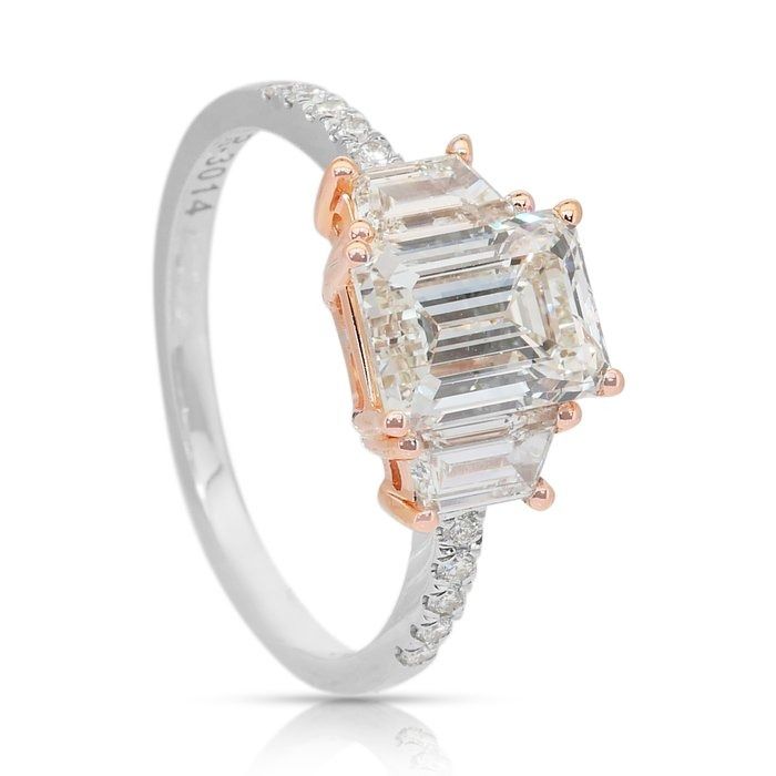 Sparkling 2.62ct Diamonds 3-Stone Ring in 18k White & Rose Gold - IGI Certified