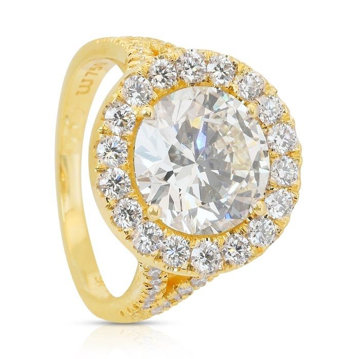 Sparkling 5.06ct Diamonds Halo Ring in 18k Yellow Gold - IGI Certified