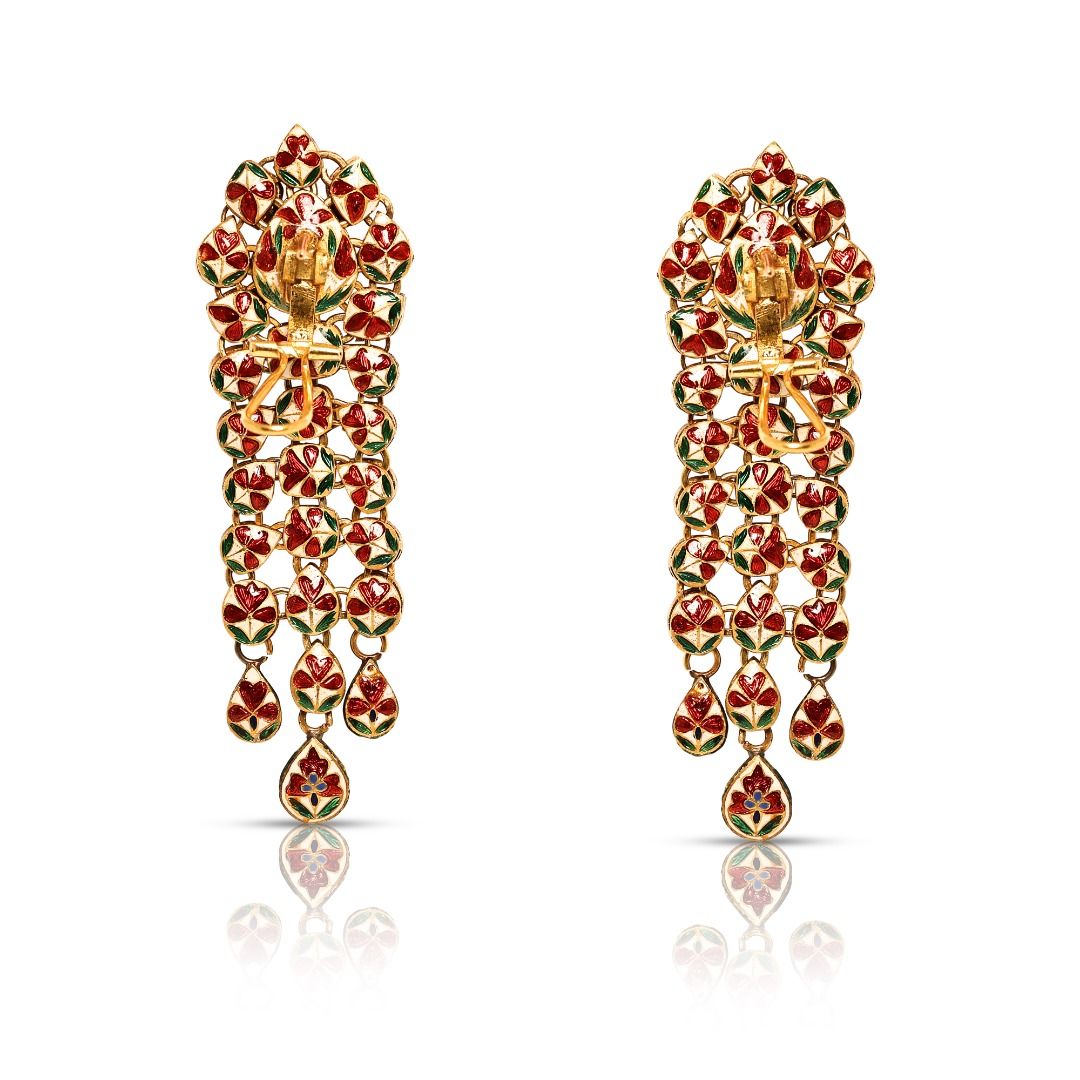 Splendid 52ct Natural Diamonds Earrings in Radiant 20K Yellow Gold