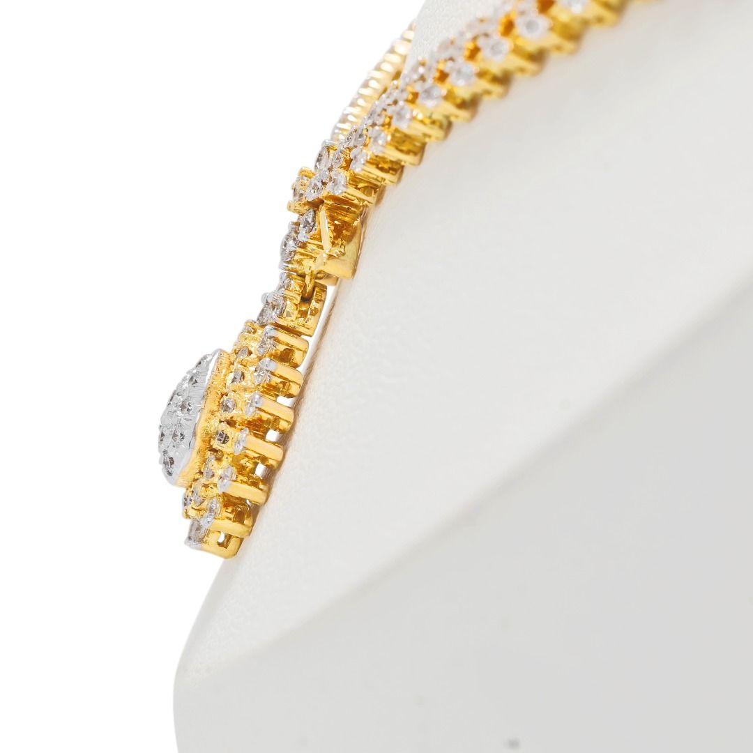 Statement 2.23ct Diamond Necklace in 18K Two-Toned Gold - IGI Certified