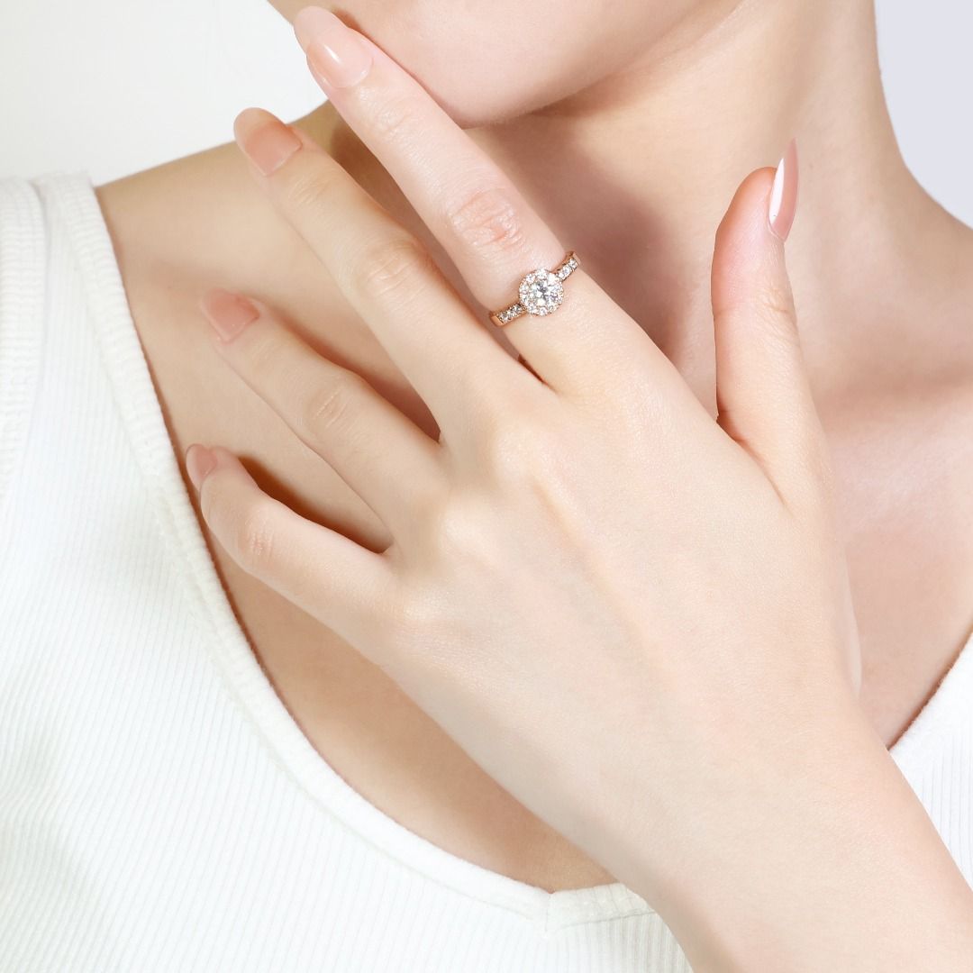 Stunning 0.49ct Diamond Halo Ring in 18K Rose Gold