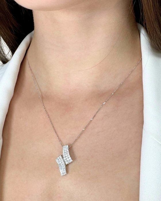 Stunning 1.03ct Diamonds Necklace in 18k White Gold - IGI Certified