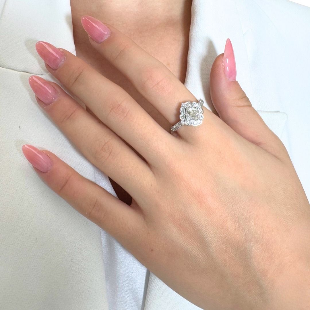 Stunning 1.41ct Diamonds Cluster Ring in 18k White Gold - GIA Certified