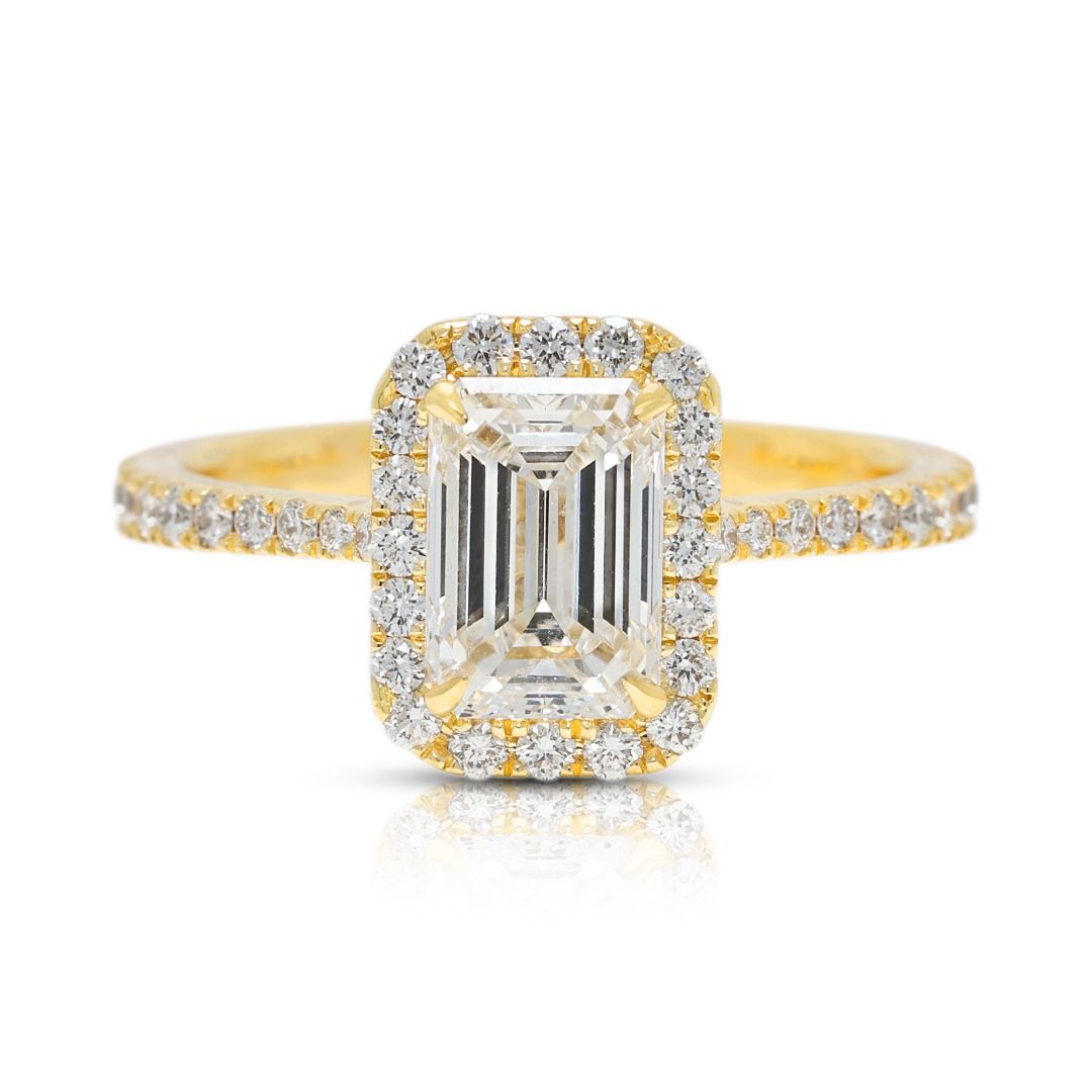 Stunning 1.80ct Diamond Halo Pavé Ring in 18K Yellow Gold - HRD Certified