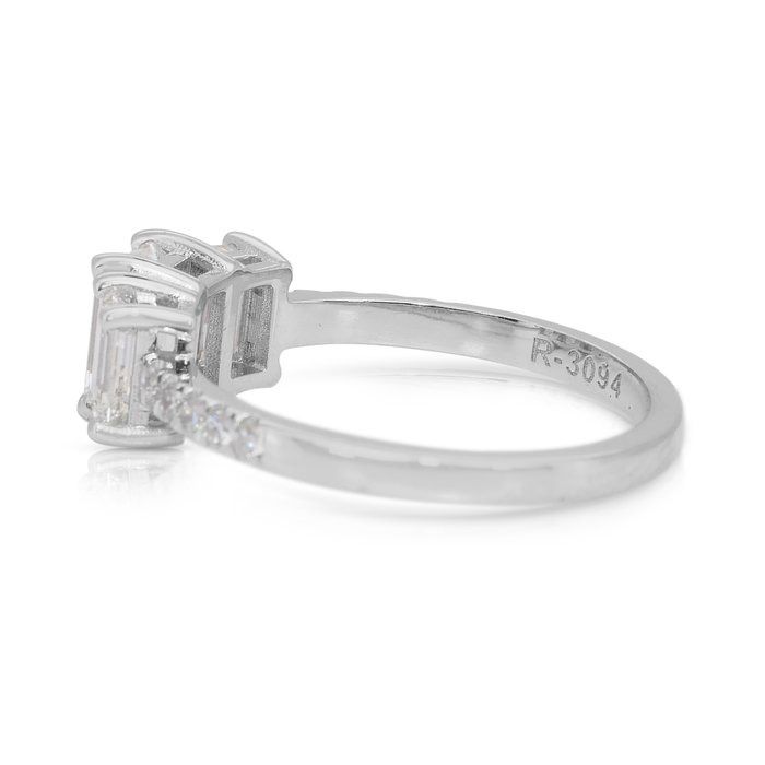 Stunning 1.85ct Diamonds 3-Stone Ring in 18k White Gold - IGI Certified