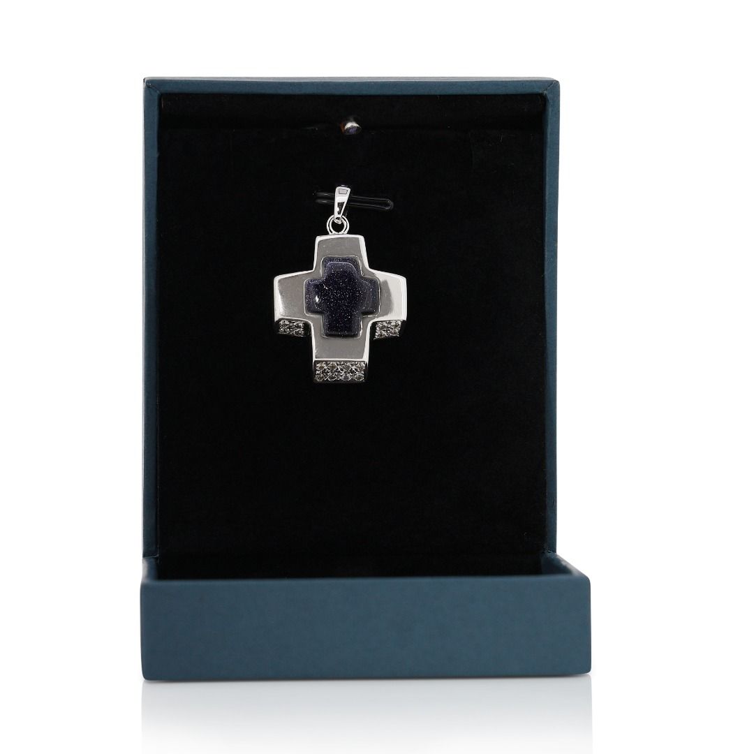 Stunning 18K White Gold Sandstone Quartz Crystal Pendant with 0.32ct Round Brilliant Diamonds