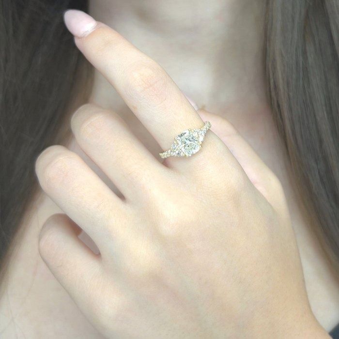 Stunning 2.06ct Diamonds Pave Ring in 18k Yellow Gold - IGI Certified