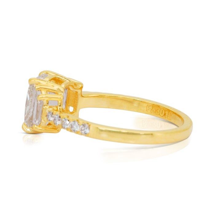 Stunning 2.62ct Diamonds 3-Stone Ring in 18k Yellow Gold - IGI Certified