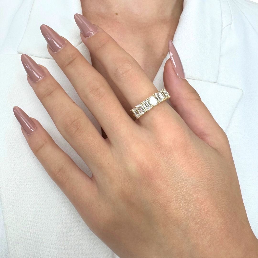 Stunning 3.30ct Diamonds Half-Eternity Ring in 18k Yellow Gold - IGI Certified