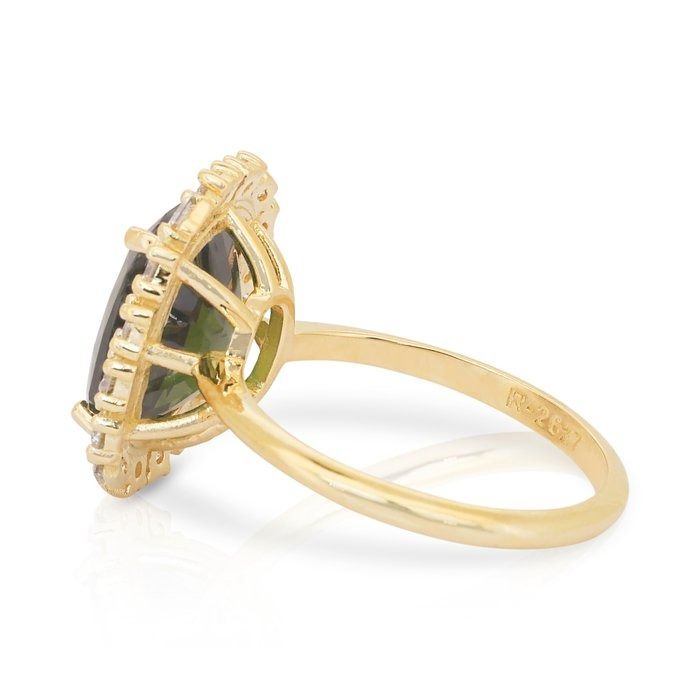 Stunning 6.23ct Zircon and Diamonds Cocktail Ring in 14k Yellow Gold - GIA Certified