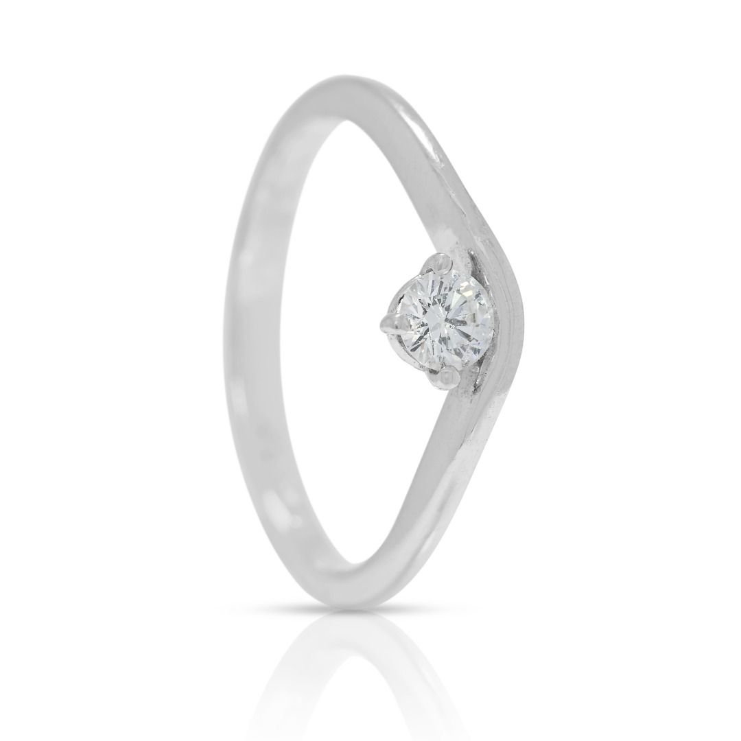 Stunning Solitaire Ring in 14K White Gold