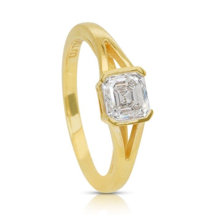 Timeless 1.01ct Diamond Solitaire Ring in 18k Yellow Gold - IGI Certified