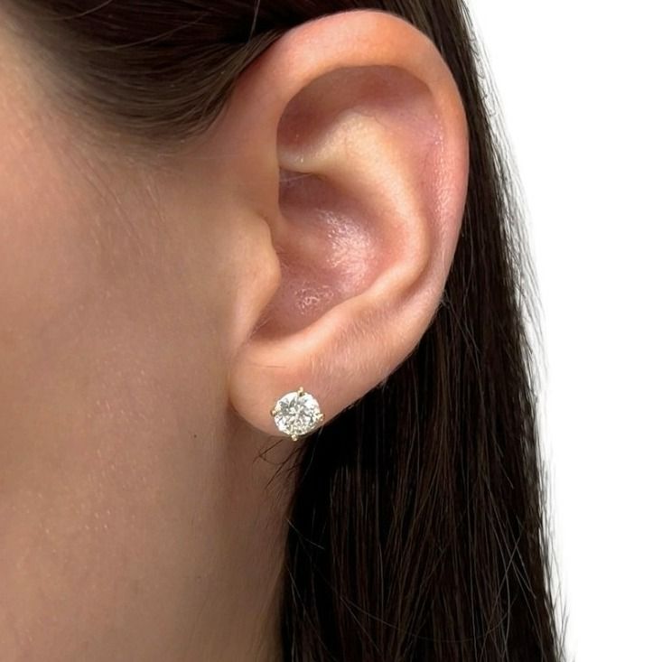 Timeless 2.04ct Diamonds Stud Earrings in 18k Yellow Gold - IGI Certified