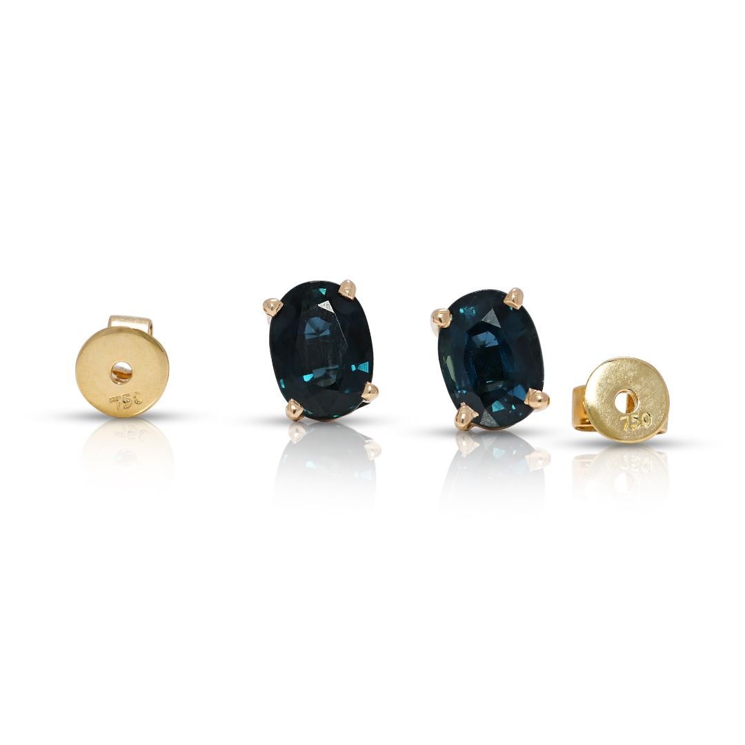 Vibrant 1.62ct Sapphire 18K Yellow Gold Stud Earrings - (Unworn)