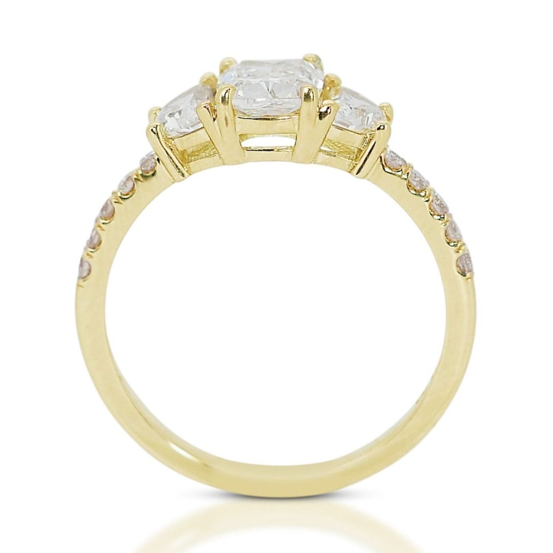 beautiful_122ct_diamond_3stone_1720654225_9809fb4e_progressive